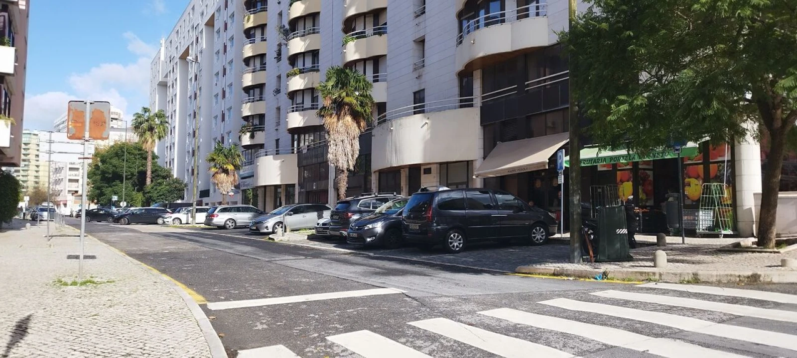 Loja para Arrendamento em Lumiar Foto 3