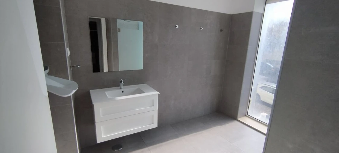 Loja para Arrendamento em Lumiar Foto 8