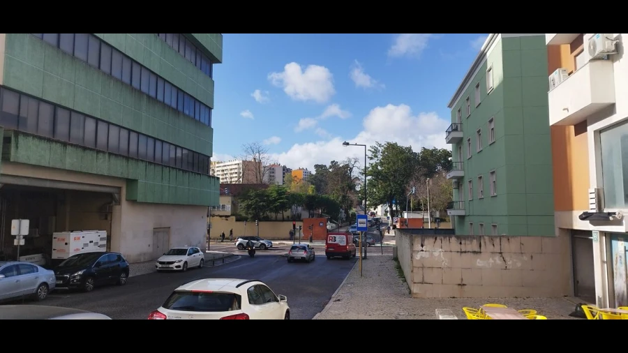 Loja para Arrendamento em Lumiar