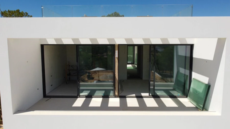 Moradia T4 para Venda em Quarteira Foto 9