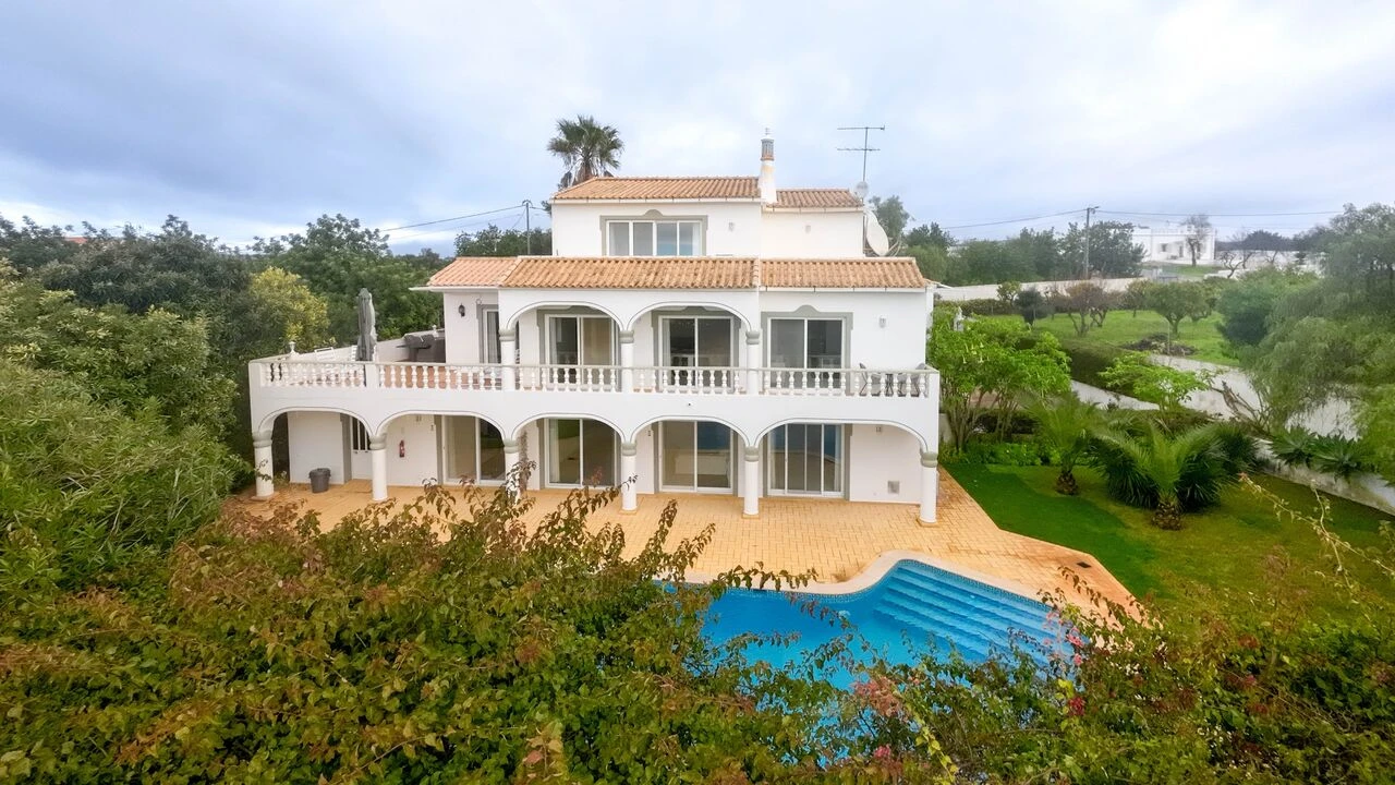 Moradia T5 para Venda em Boliqueime Foto 2