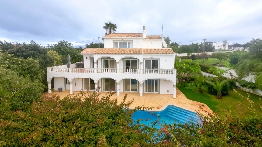 Moradia T5 para Venda em Boliqueime Foto 2