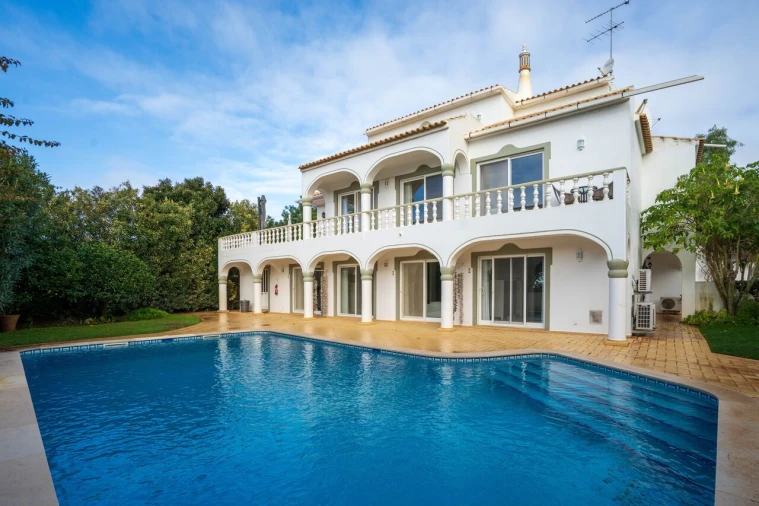 Moradia T5 para Venda em Boliqueime Foto 3