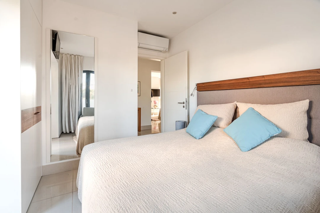 Apartamento T2 para Venda em Quarteira Foto 8