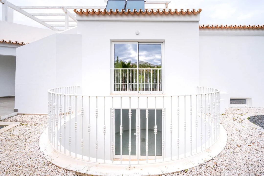 Moradia T4 para Venda em Quarteira Foto 8