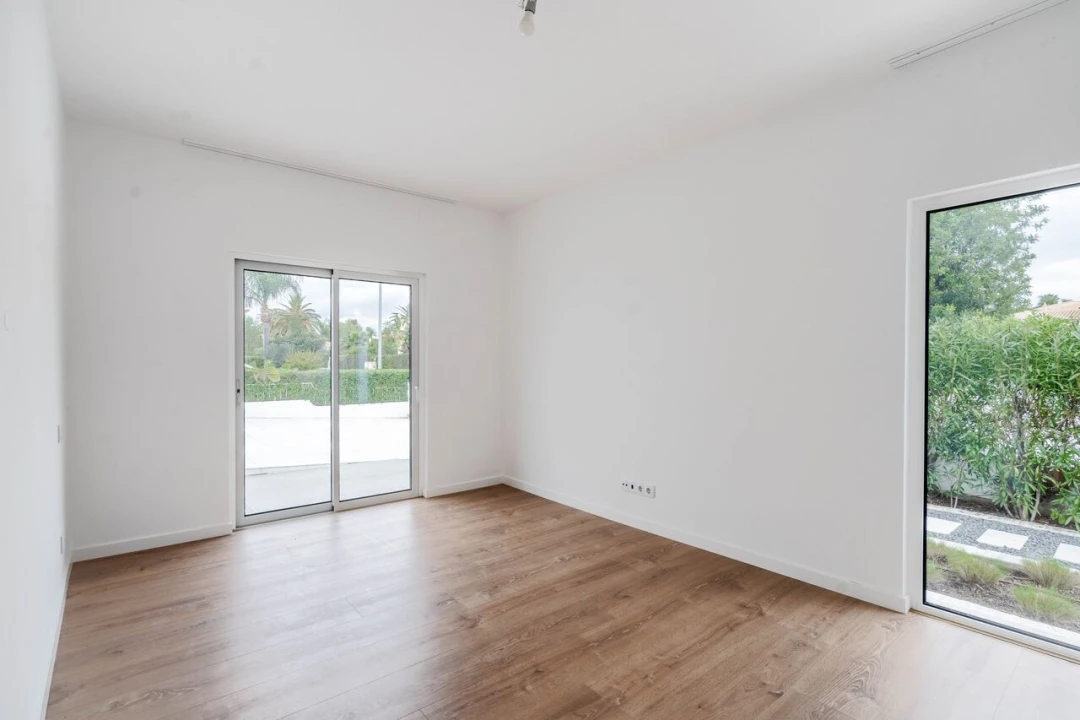 Moradia T4 para Venda em Quarteira Foto 19