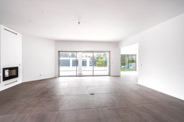 Moradia T4 para Venda em Quarteira Foto 11