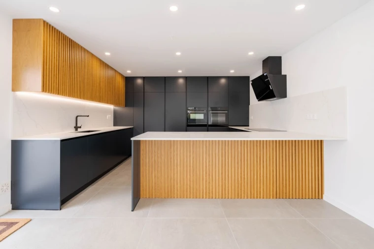 Moradia T4 para Venda em Quarteira Foto 13