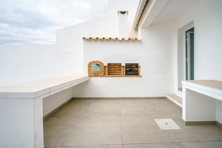 Moradia T4 para Venda em Quarteira Foto 25