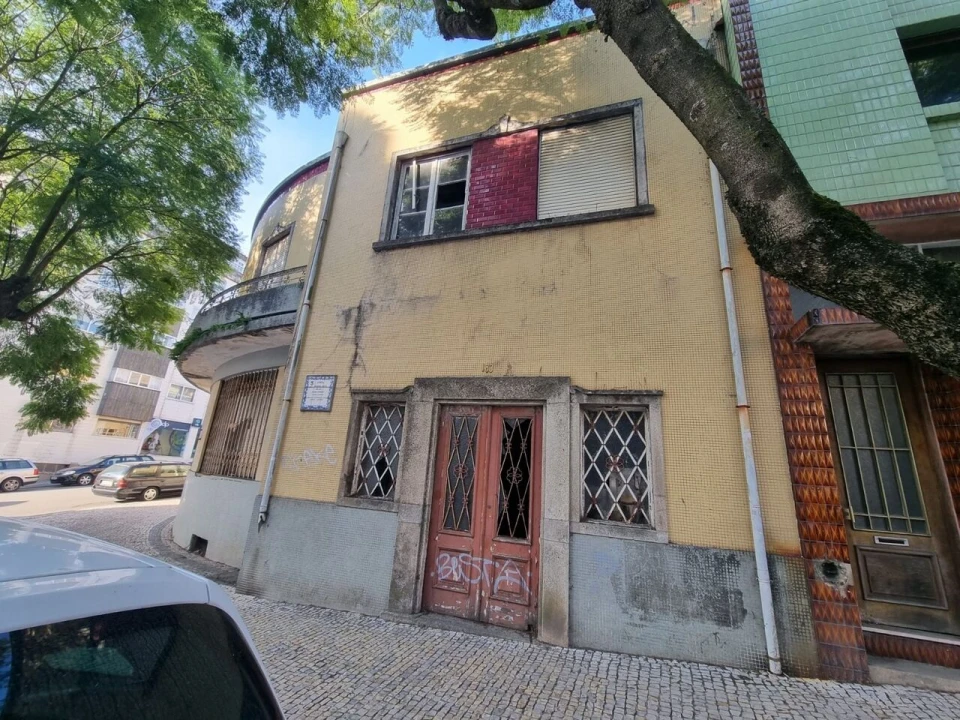 Prédio para Venda em São João da Madeira Foto 2