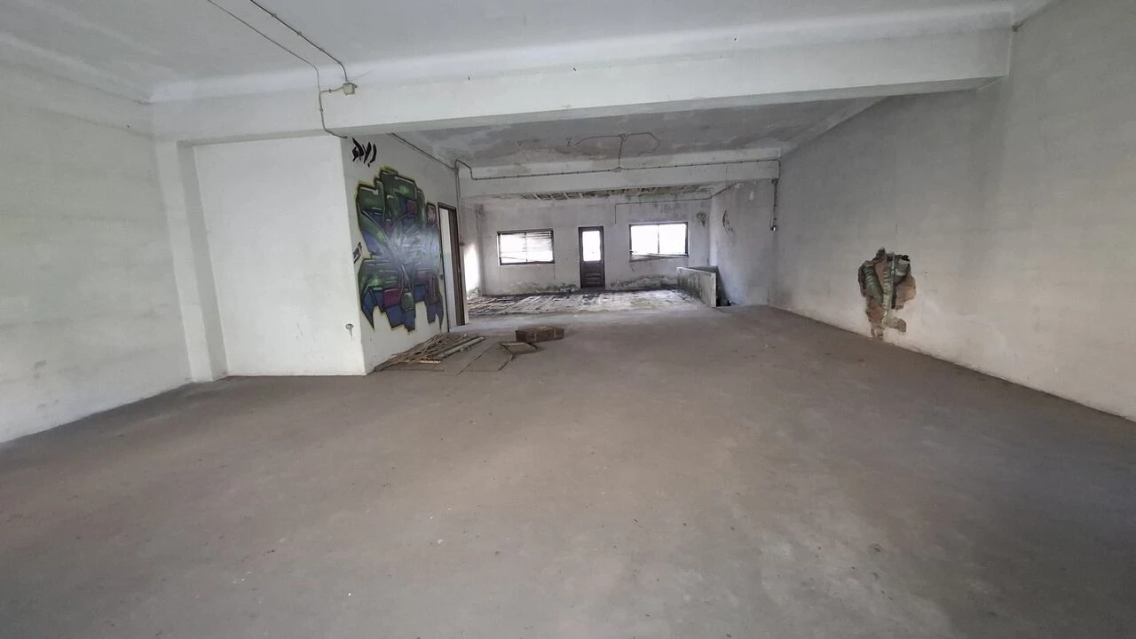 Prédio para Venda em São João da Madeira Foto 3