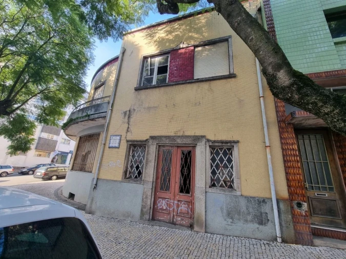 Prédio para Venda em São João da Madeira Foto 2