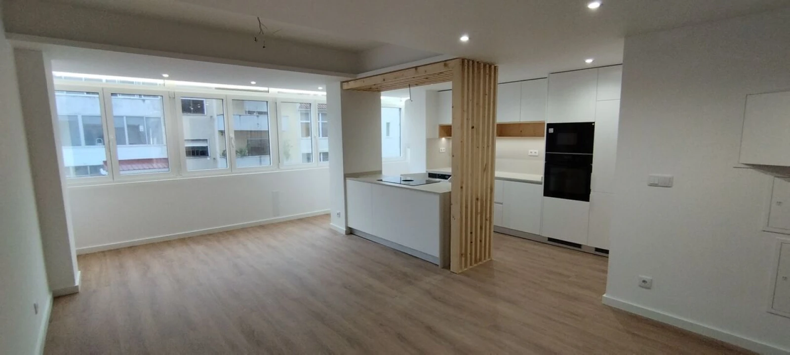 Apartamento T2 para Venda em São Domingos de Benfica Foto 2