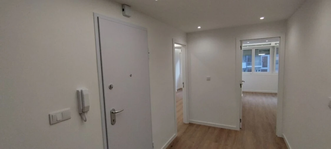 Apartamento T2 para Venda em São Domingos de Benfica Foto 4