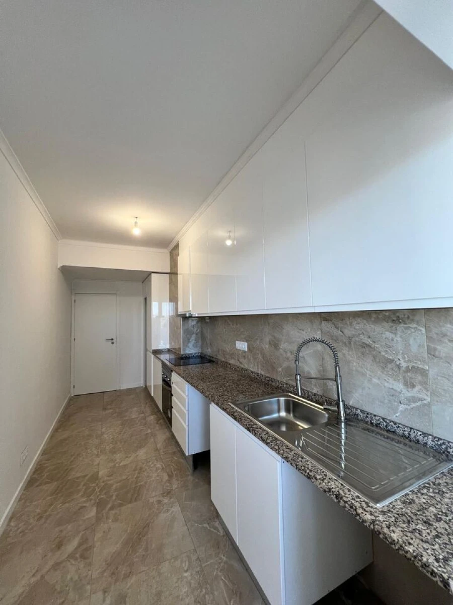 Apartamento T3 para Venda em Portimão Foto 2