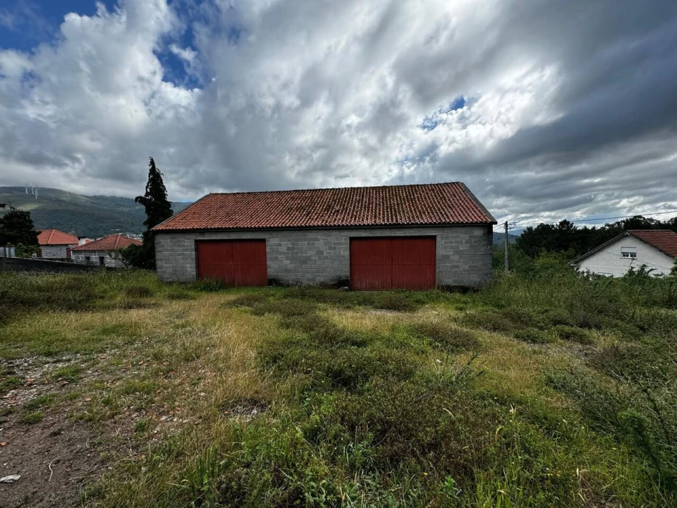 Armazém para Venda em Cousso Foto 2