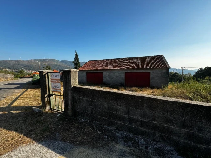 Armazém para Venda em Cousso