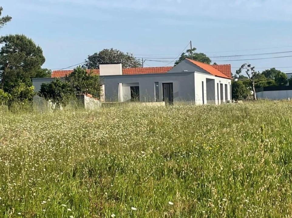 Moradia T3 para Venda em Sanguinheira Foto 12