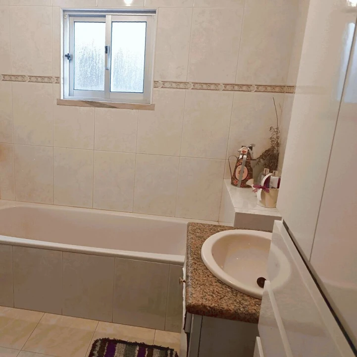 Moradia T4 para Venda em Reguengo Grande Foto 12