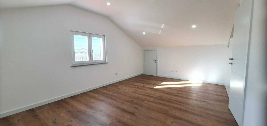 Moradia T5 para Venda em Atouguia da Baleia Foto 20