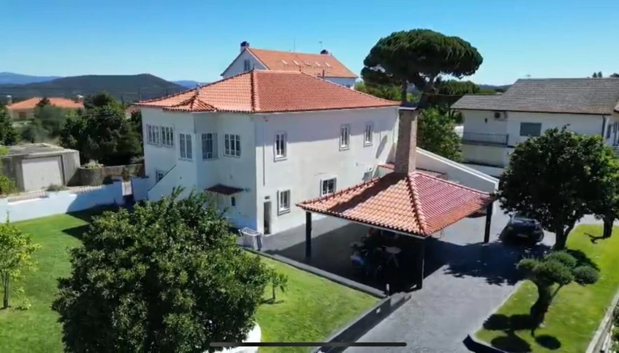 Moradia T7 para Venda em Nossa Senhora do Pranto Foto 1