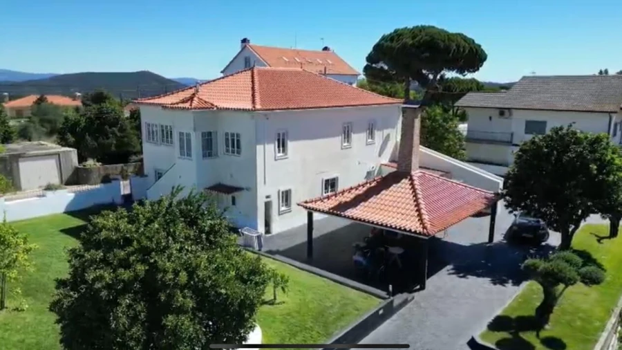 Moradia T7 para Venda em Nossa Senhora do Pranto