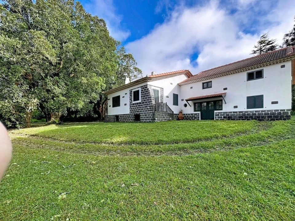 Moradia T5 para Venda em Santo Antonio da Serra Foto 1