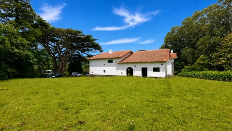 Moradia T5 para Venda em Santo Antonio da Serra