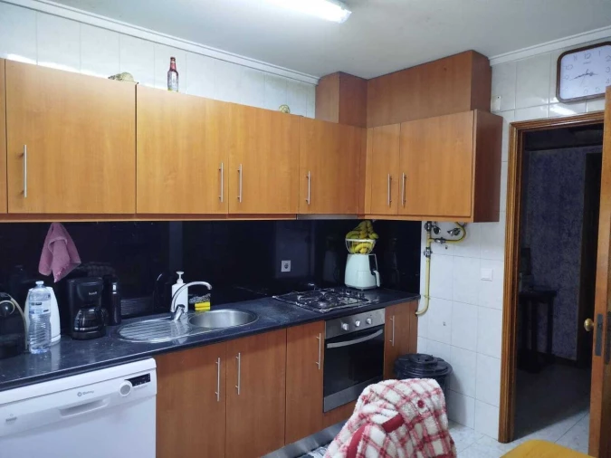 Apartamento T2 para Venda em Arrifana Foto 6