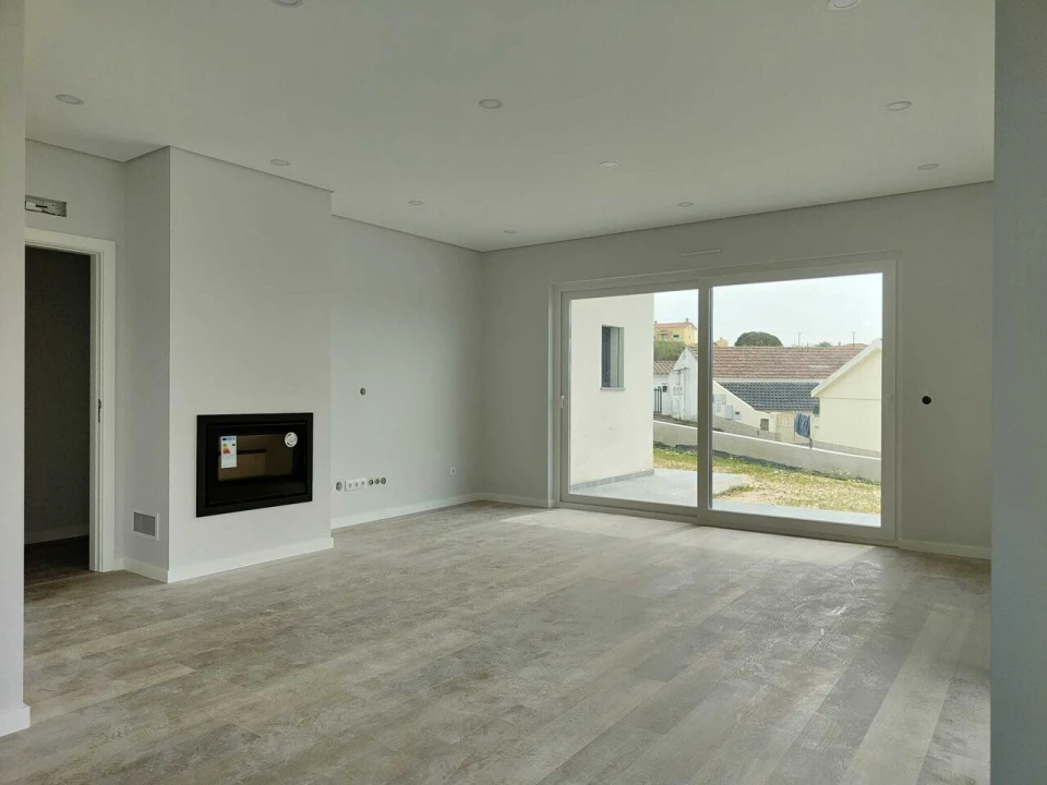 Moradia T3 para Venda em Santo Isidoro Foto 2