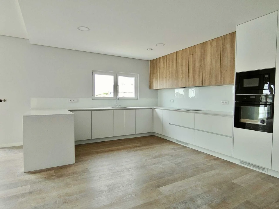 Moradia T3 para Venda em Santo Isidoro Foto 4