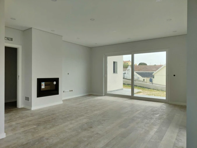 Moradia T3 para Venda em Santo Isidoro Foto 2