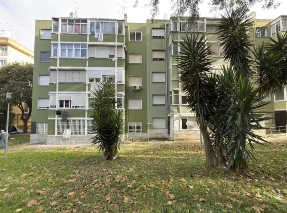 Apartamento T2 para Venda em Benfica Foto 1