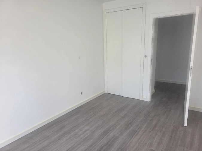 Apartamento T2 para Venda em Corroios Foto 6