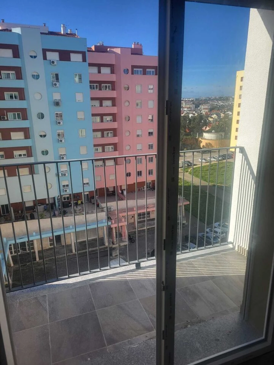 Apartamento T2 para Venda em Corroios Foto 8