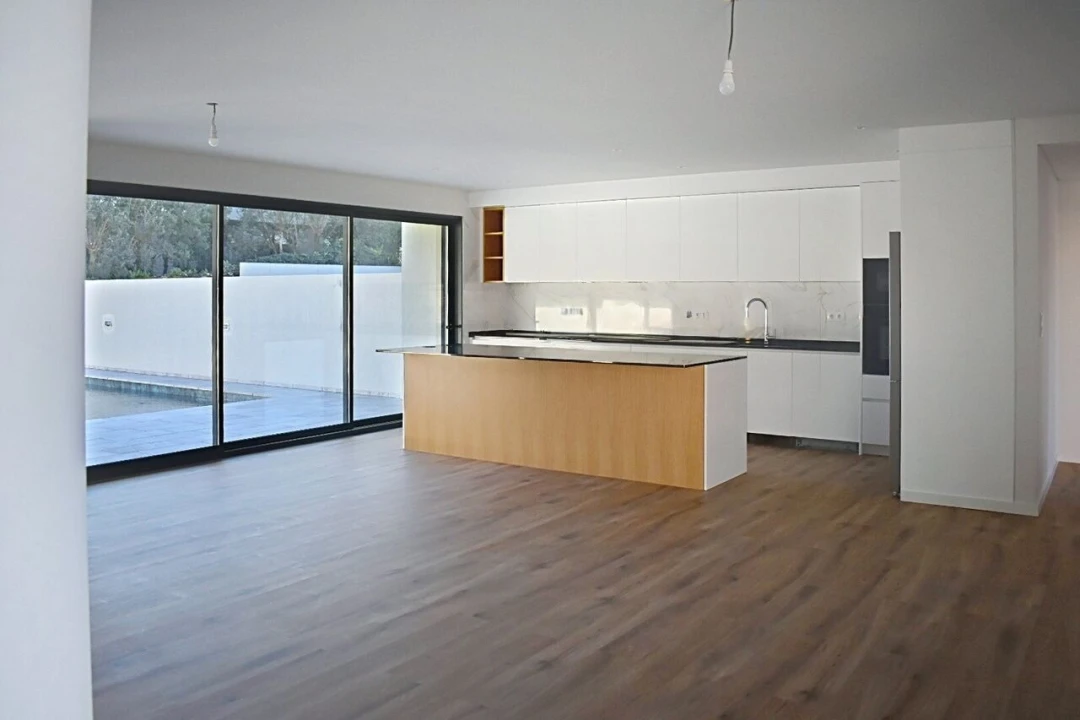 Moradia T3 para Venda em Barcarena Foto 4