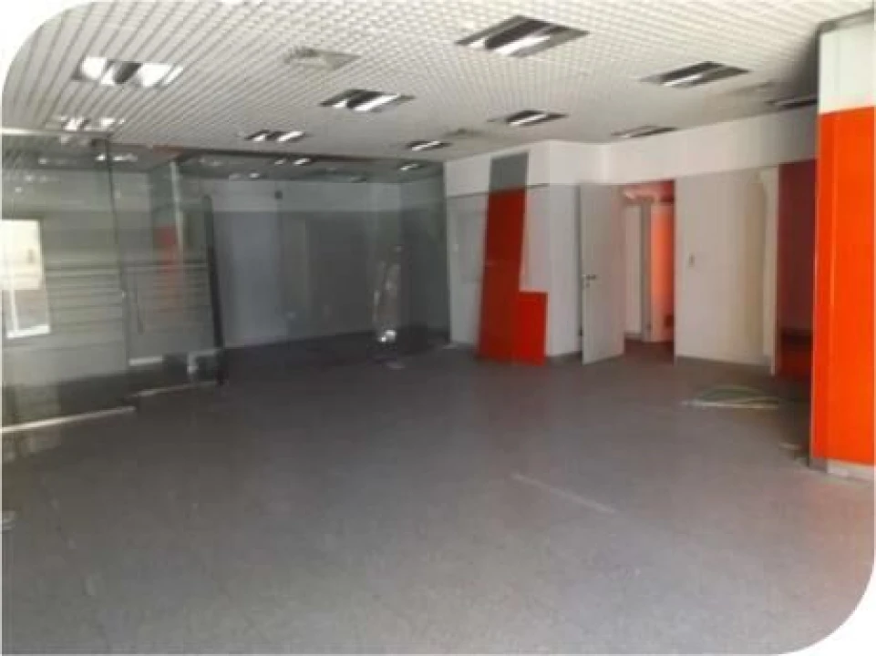 Loja para Venda em Amiais de Baixo Foto 2