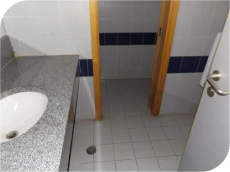 Loja para Venda em Amiais de Baixo Foto 4