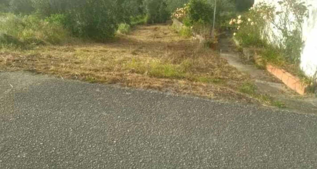 Terreno para Venda em Urqueira Foto 1