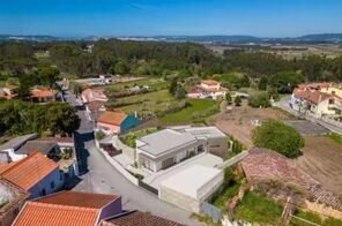 Moradia T4 para Venda em Caldas da Rainha - Santo Onofre e Serra do Bouro Foto 5