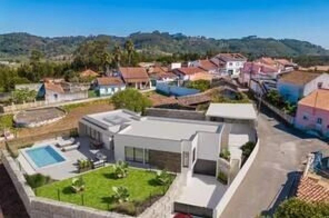 Moradia T4 para Venda em Caldas da Rainha - Santo Onofre e Serra do Bouro Foto 14