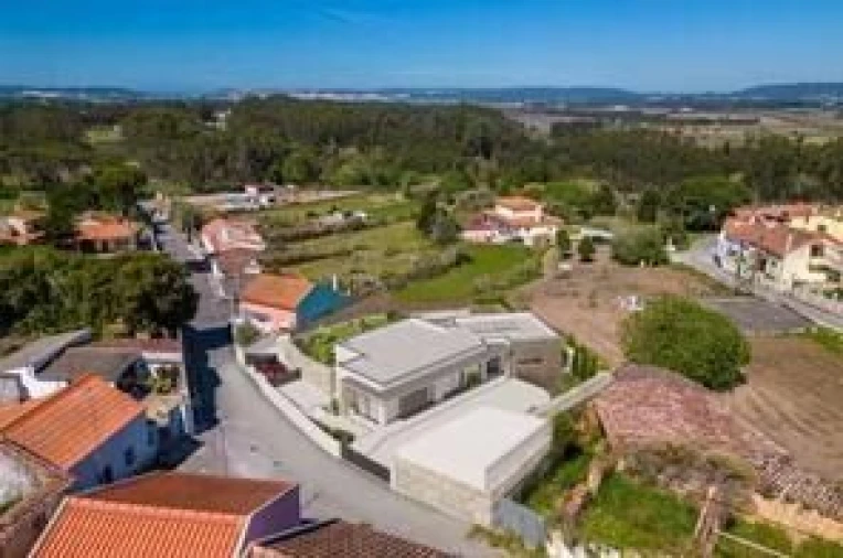 Moradia T4 para Venda em Caldas da Rainha - Santo Onofre e Serra do Bouro Foto 5