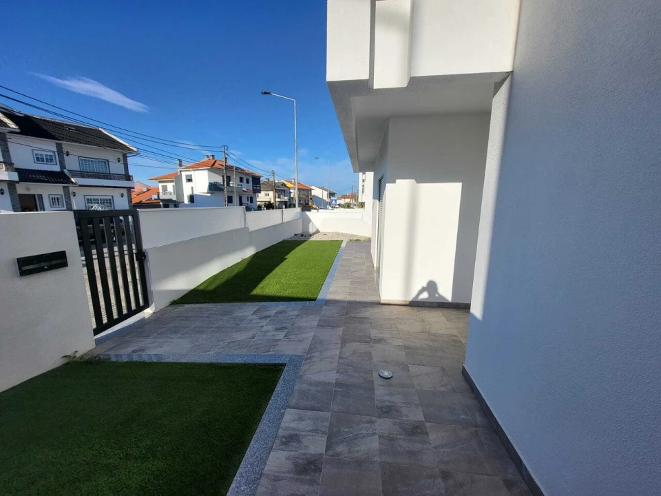 Moradia T4 para Venda em Corroios Foto 17