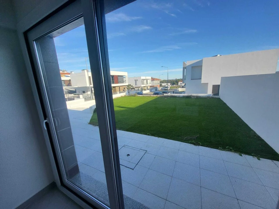 Moradia T4 para Venda em Corroios Foto 20