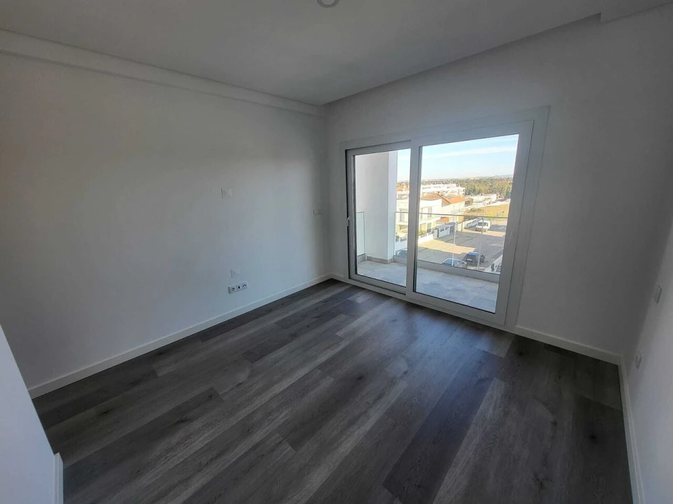 Moradia T4 para Venda em Corroios Foto 26