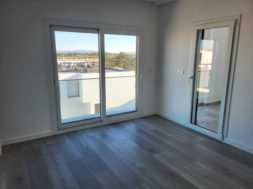 Moradia T4 para Venda em Corroios Foto 32