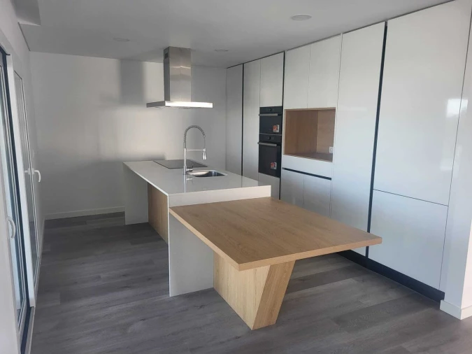 Moradia T4 para Venda em Corroios Foto 6