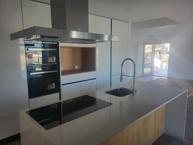 Moradia T4 para Venda em Corroios Foto 47