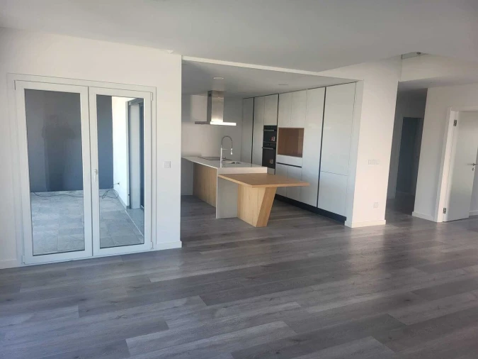 Moradia T4 para Venda em Corroios Foto 4