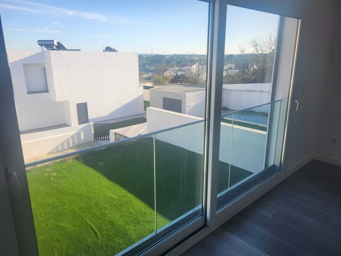 Moradia T4 para Venda em Corroios Foto 48